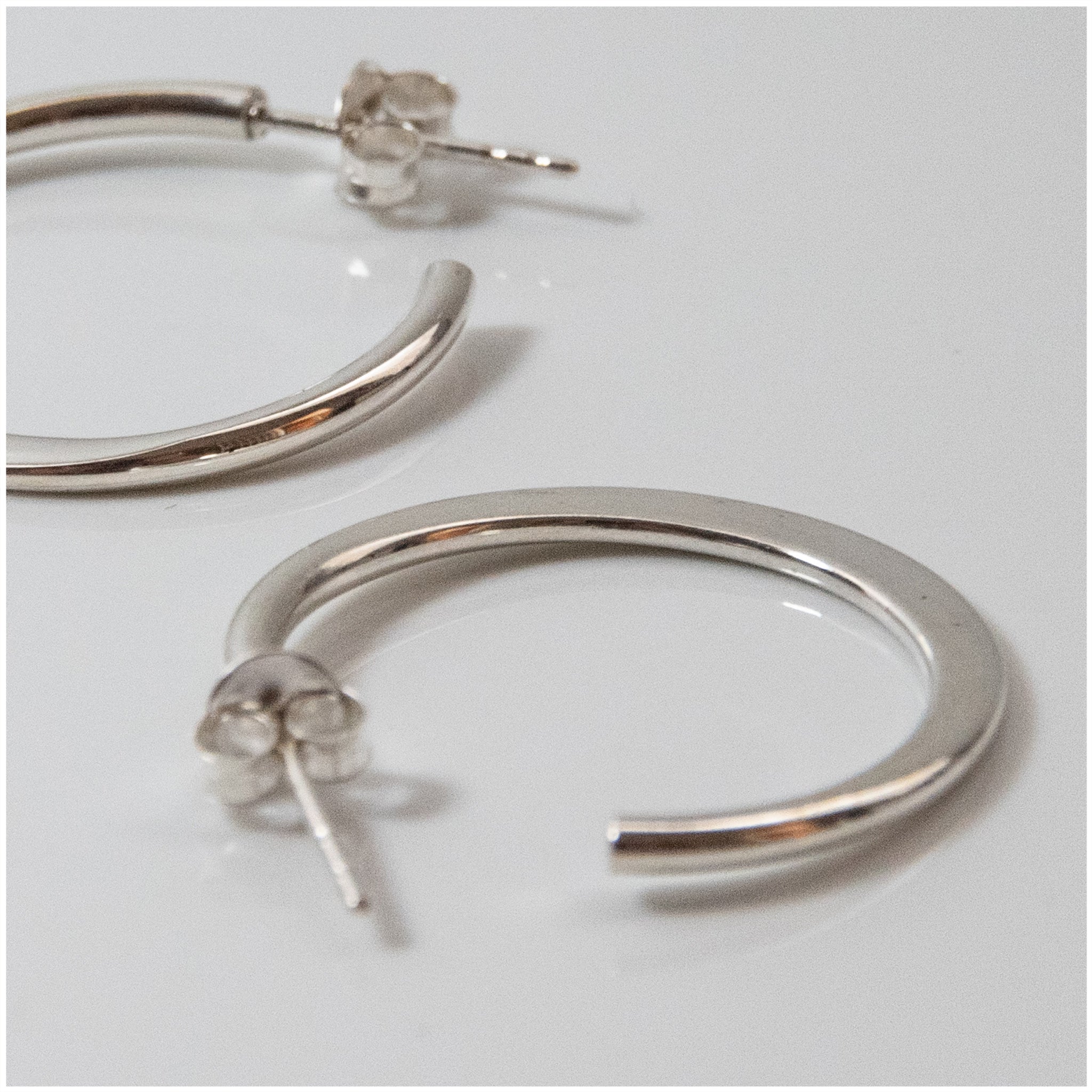 EL083 - Sterling Silver Hoop Earrings