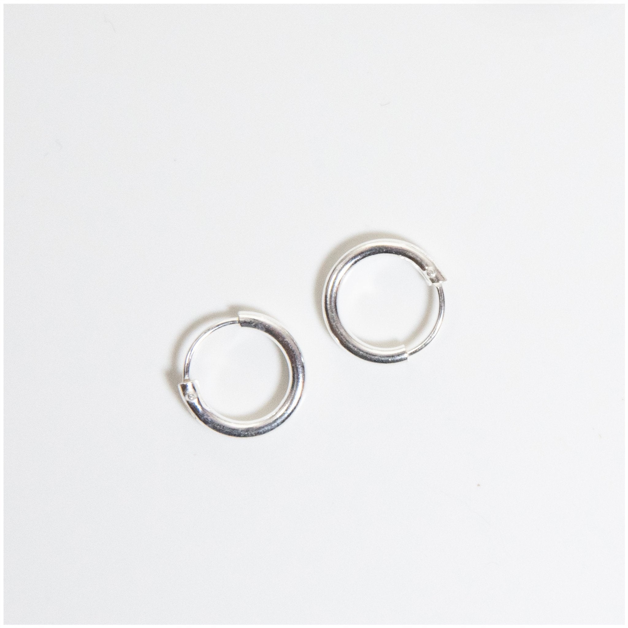 EL085 - Sterling Silver Hoop Earrings