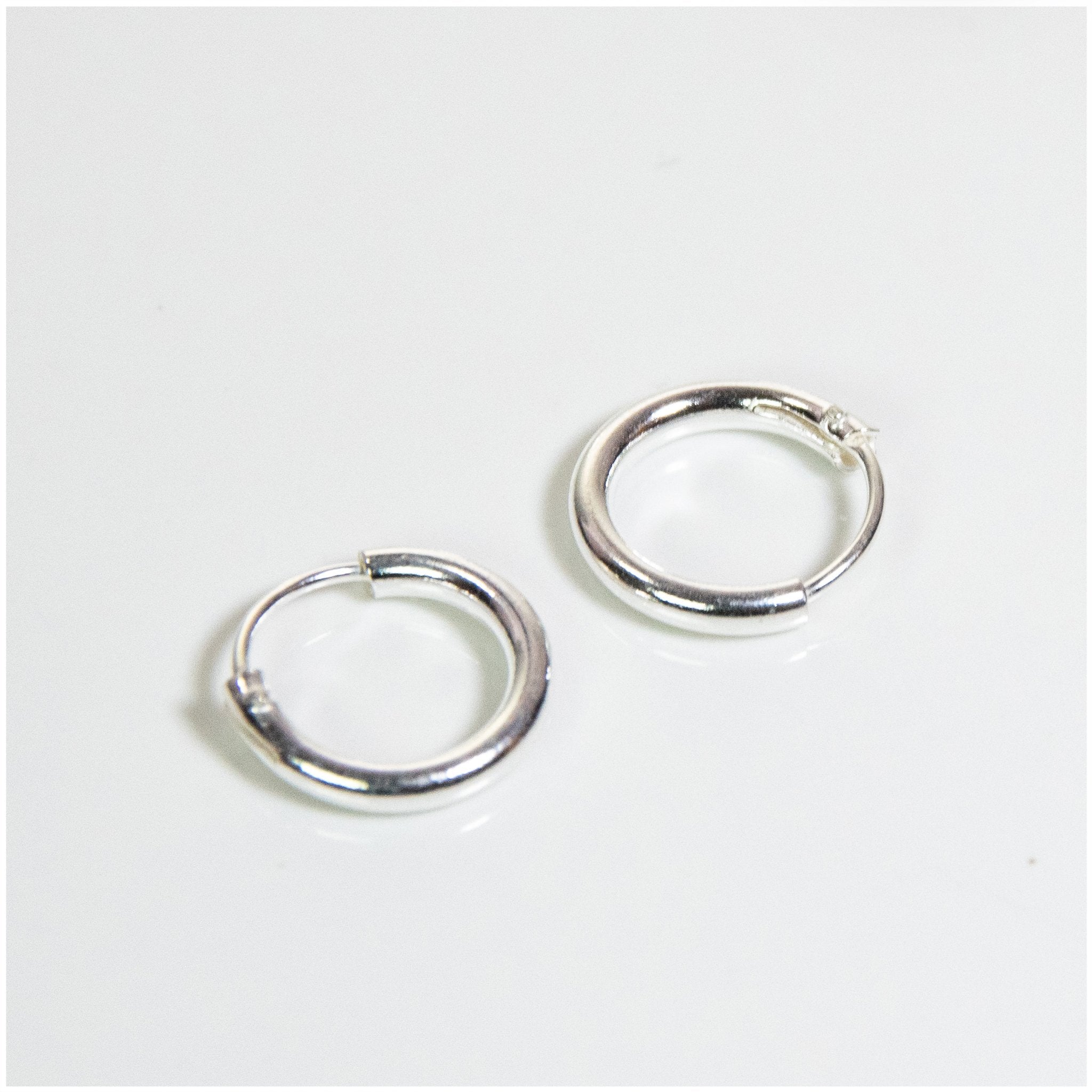 EL085 - Sterling Silver Hoop Earrings