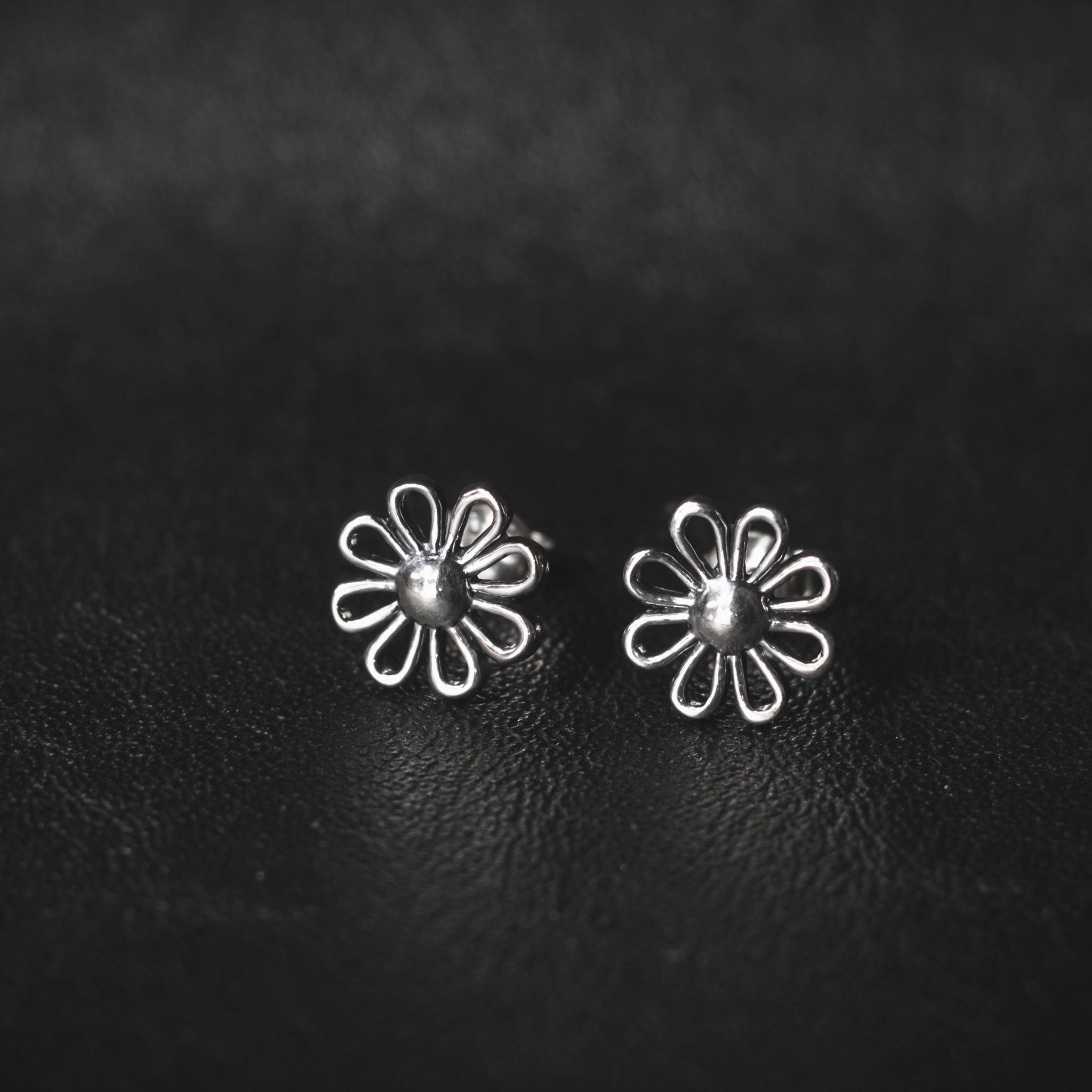 ES005 - Sterling Silver Flower Earrings