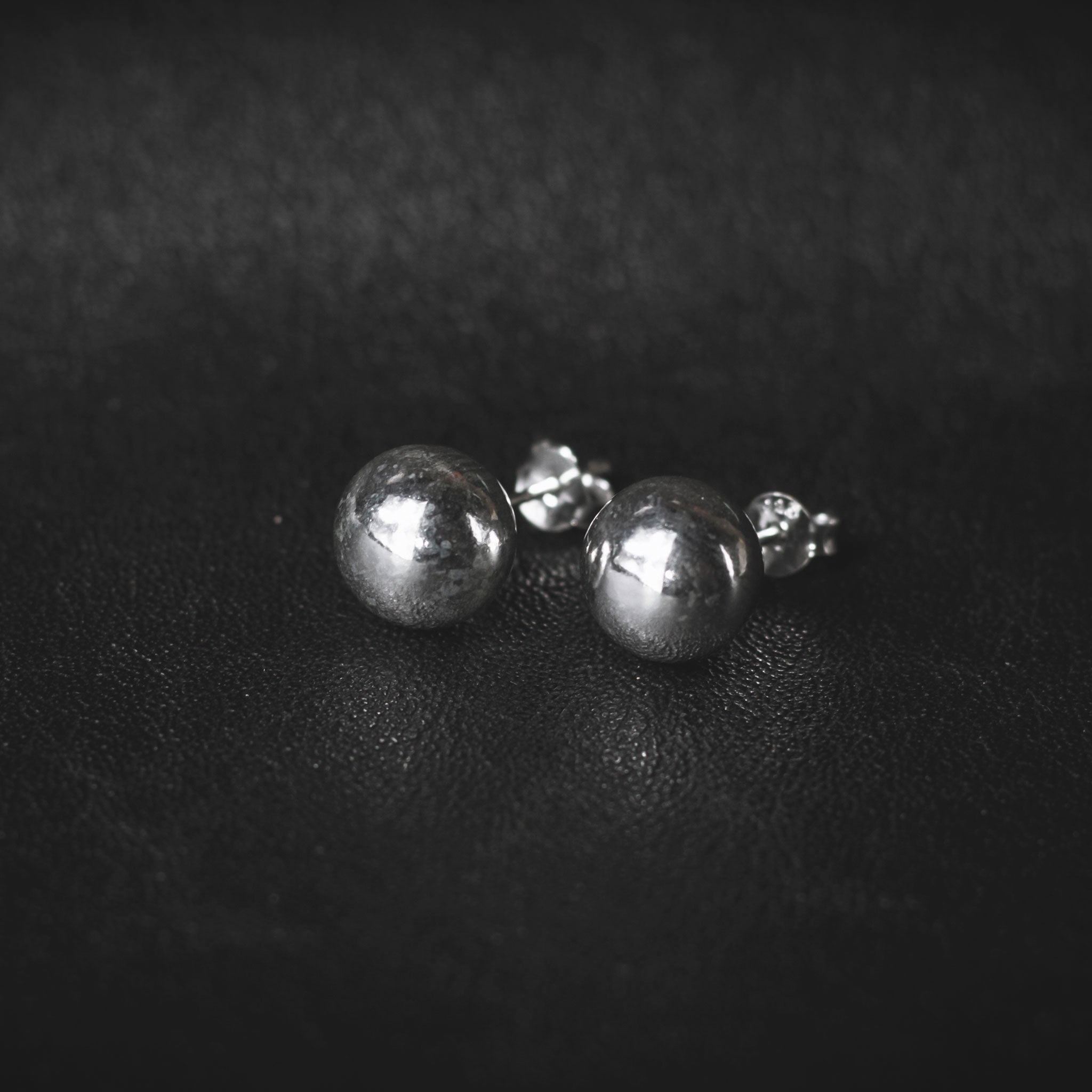 ES027 - Sterling Silver Ball Earrings
