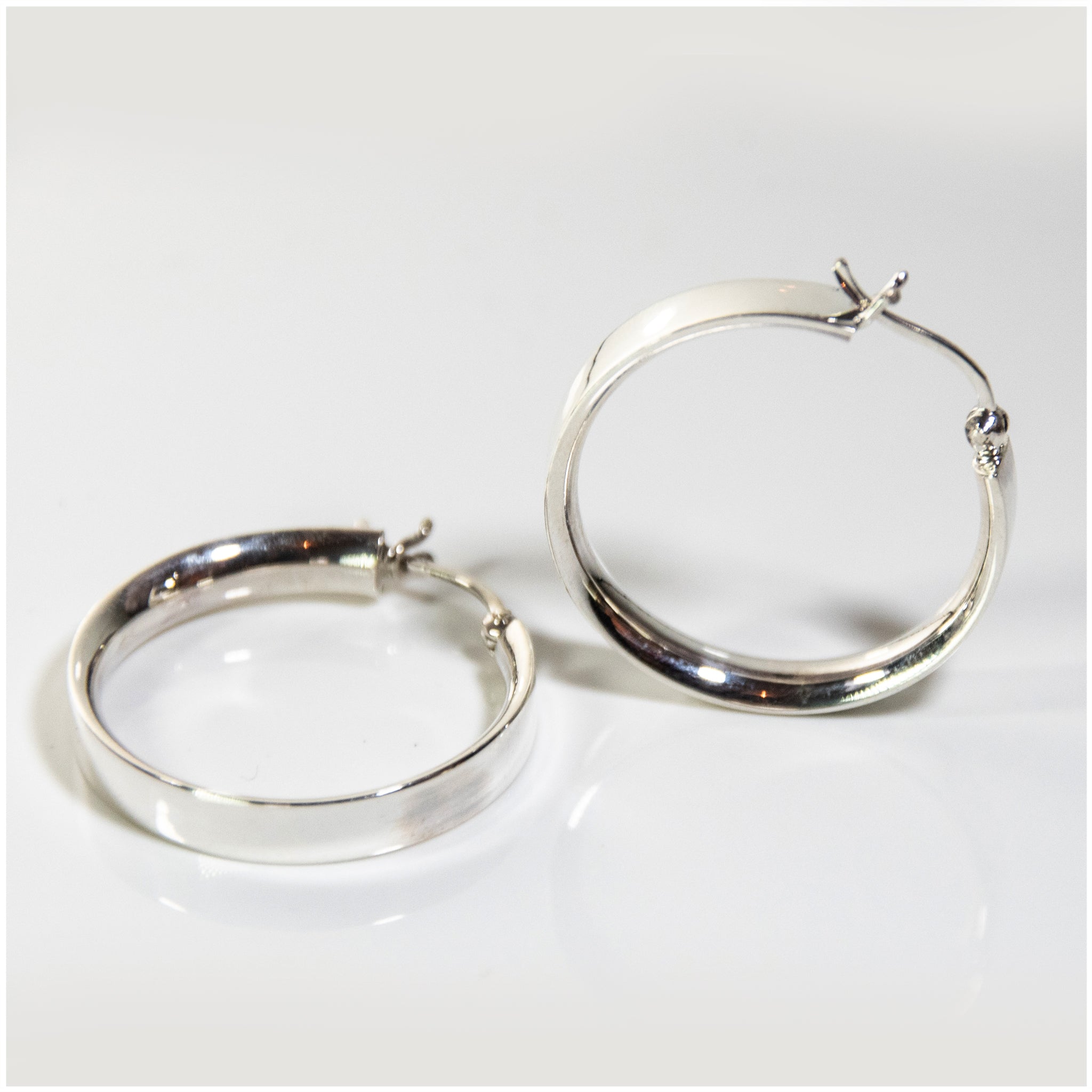 ES075 - Sterling Silver Hoop Earrings