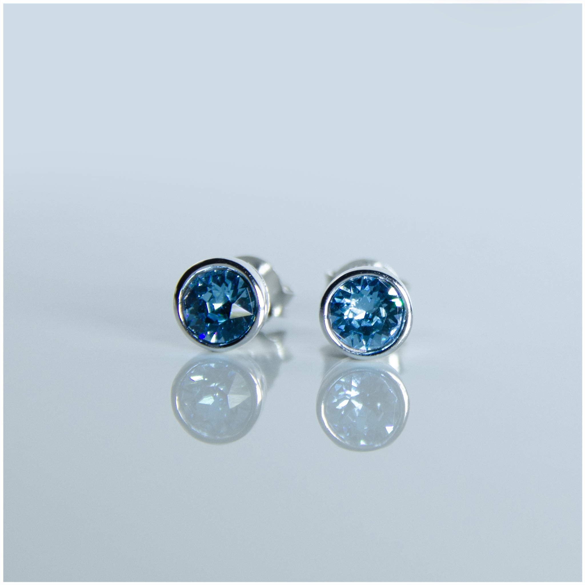 ES078 - Sterling Silver Push-Back Stud Earrings Decorated with Authentic Swarovsk Crystals