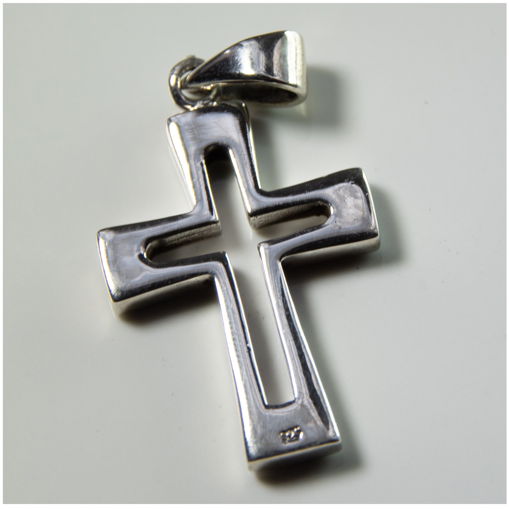 PL007 - Sterling Silver Cross Pendant