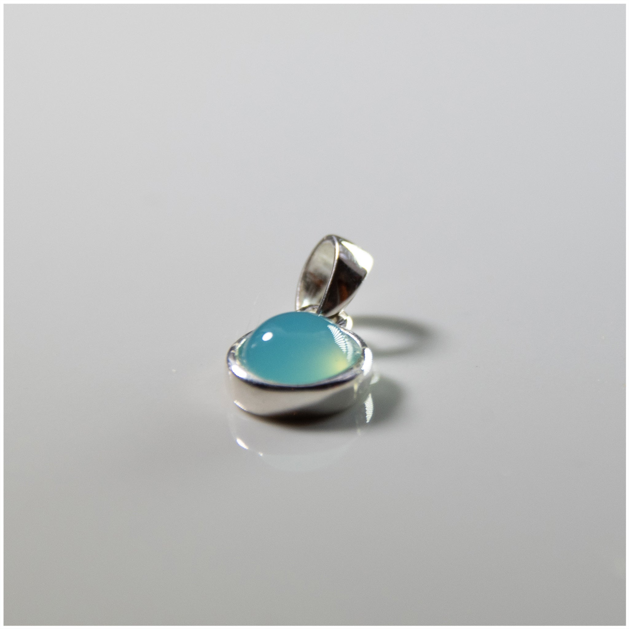 PSTON008 - Aqua Chalcedony Pendant