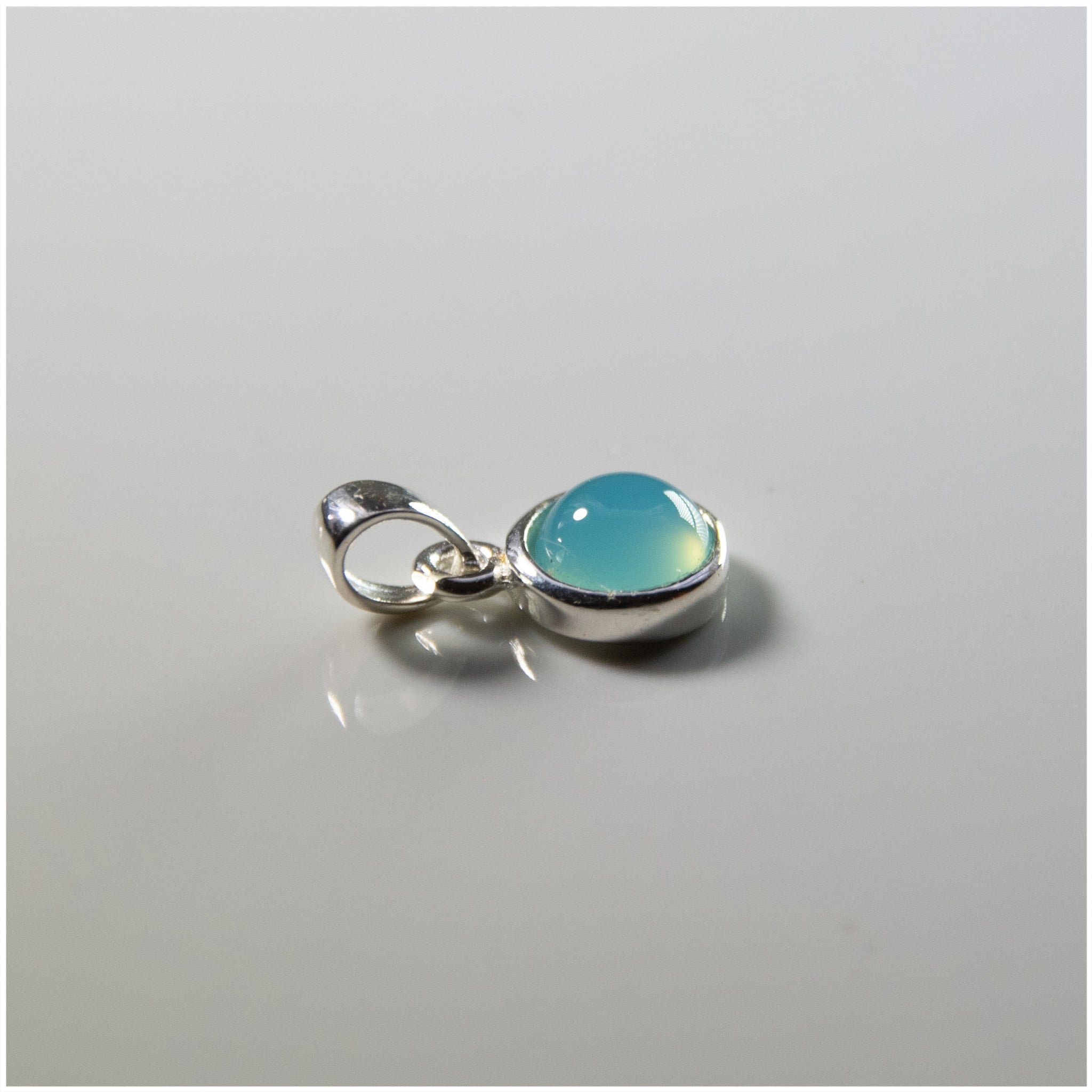 PSTON008 - Aqua Chalcedony Pendant